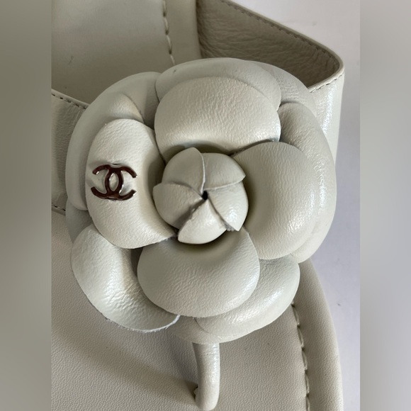 Interlocking CC Logo Leather Slides size 39 - Picture 13 of 14